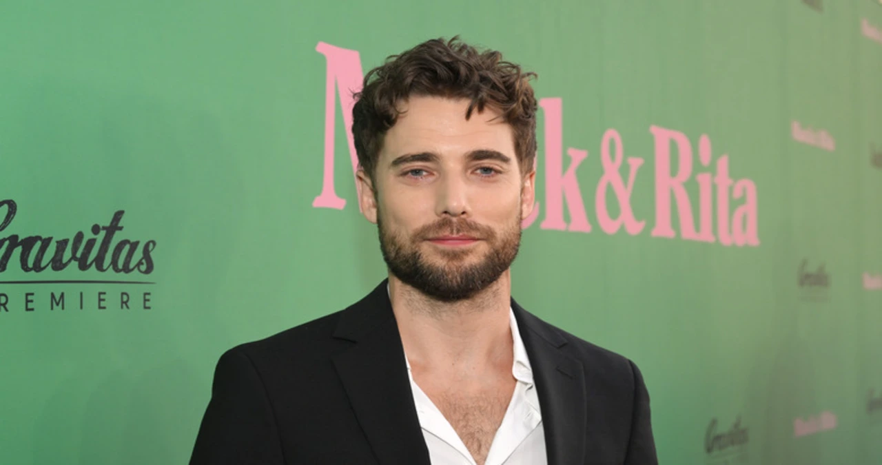 Dustin Milligan